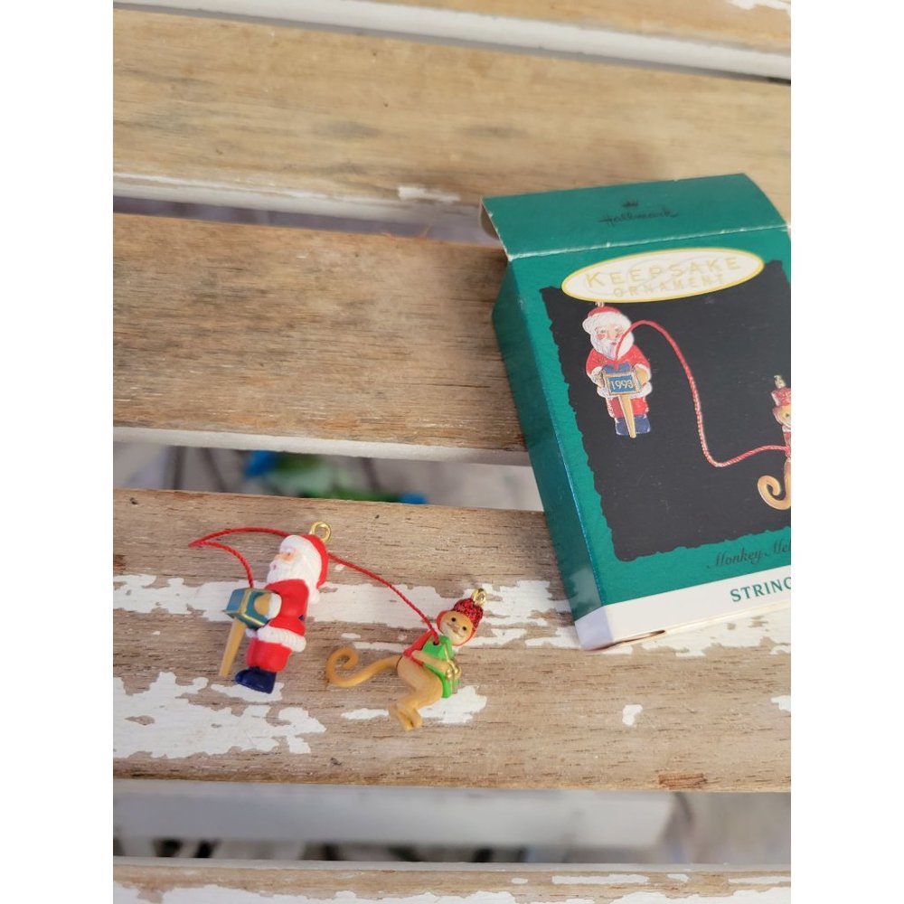 Hallmark‎ monkey Melody stringer mini ornament 1993 Xmas holiday tree